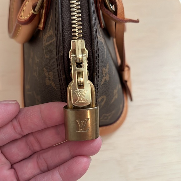 Pre-loved Louis Vuitton Monogram Alma BB - Picture 9 of 16